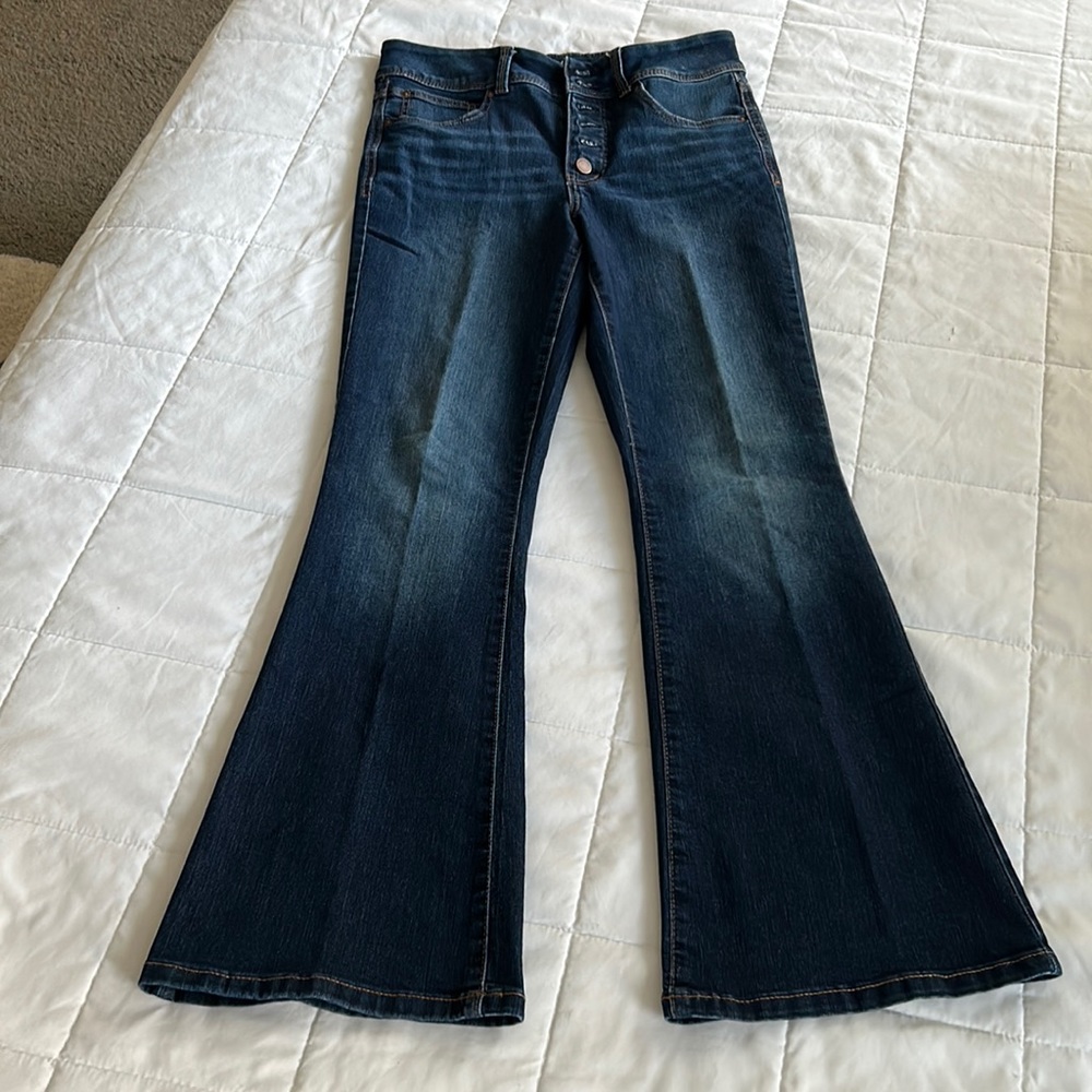 Everflex high-rise button fly flare blue jeans. Size 8 short.